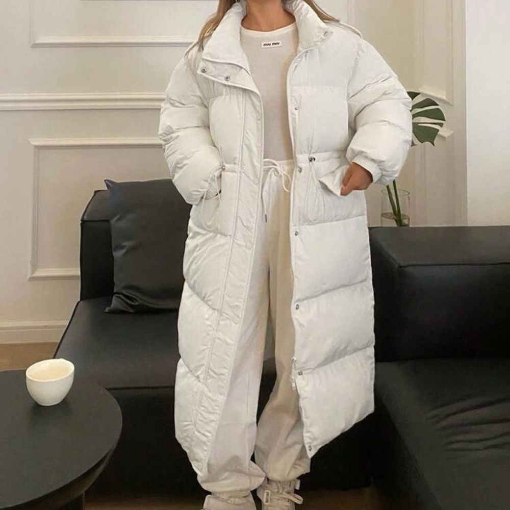 Elegant Women's Cream Puffer Jacket
